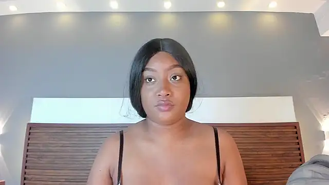 Snapshot of Adelehottman chatting on 10-21-25, 12:06 Adelehottman online show from 10-21-25, 12:06