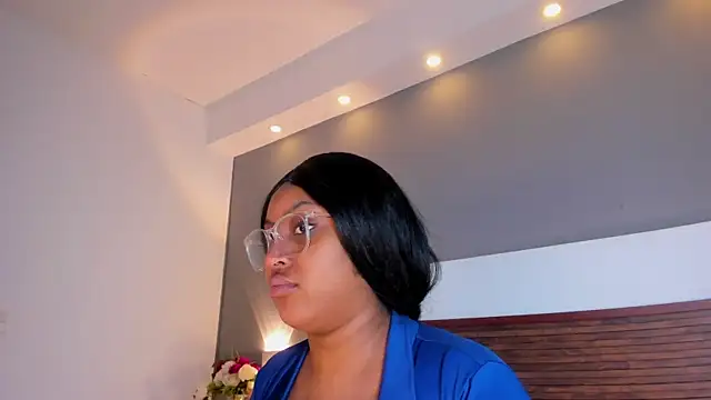 Snapshot of Adelehottman chatting on 10-27-25, 12:20 Adelehottman online show from 10-27-25, 12:20