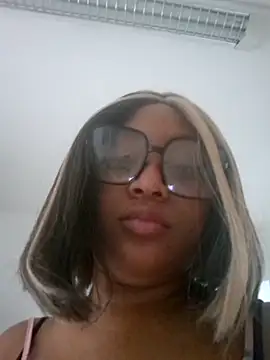 Snapshot of Adelehottman chatting on 11-07-25, 12:49 Adelehottman online show from 11-07-25, 12:49