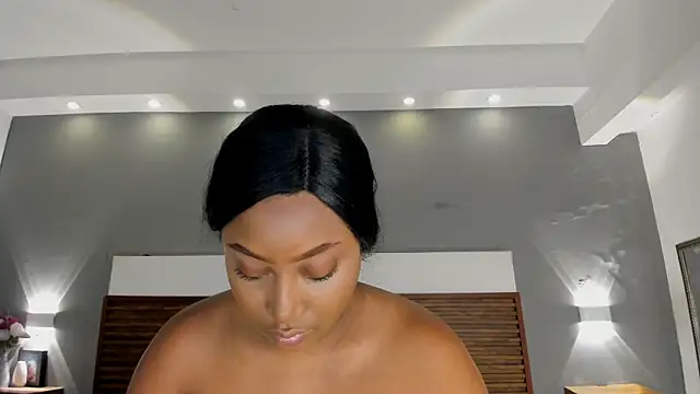 Snapshot of Adelehottman chatting on 12-18-25, 12:11 Adelehottman online show from 12-18-25, 12:11