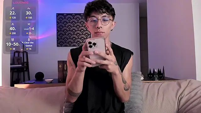 Snapshot of im__thomass chatting on 12-14-25, 05:24 im thomass online show from 12-14-25, 05:24