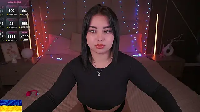 SusieWood online show from 03-25-26, 09:10