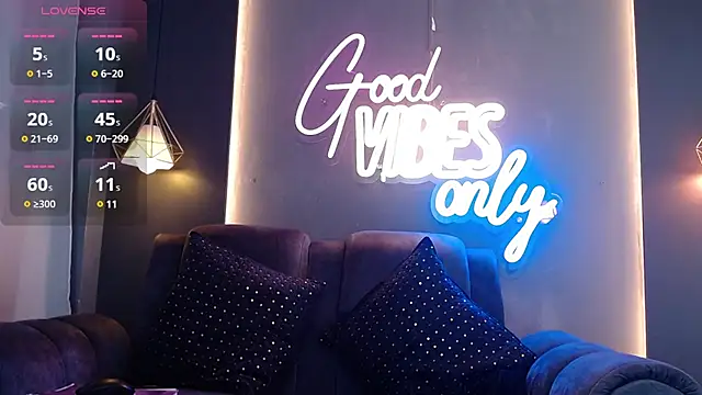 Snapshot of LOLIITA__LOVE chatting on 12-19-24, 06:45 LOLIITA LOVE online show from 12-19-24, 06:45