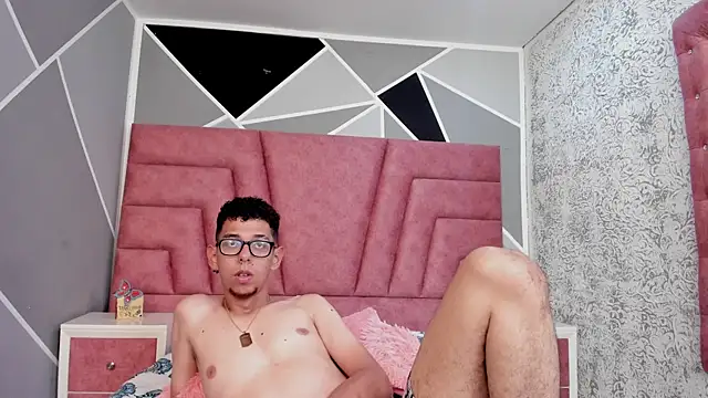 Derek and Skarlet online show from 01-20-25, 04:45