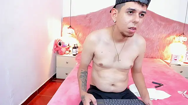 Derek and Skarlet online show from 02-05-26, 03:49