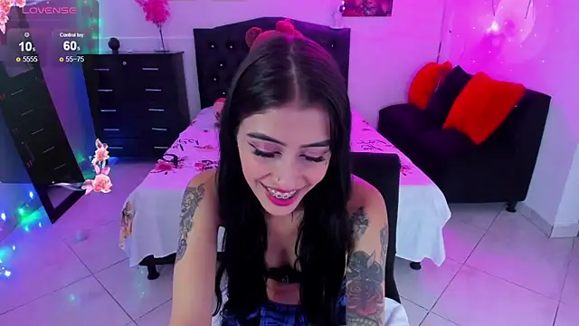 Snapshot of Melanny_lopez18 chatting on 11-27-25, 08:22 Melanny lopez18 online show from 11-27-25, 08:22