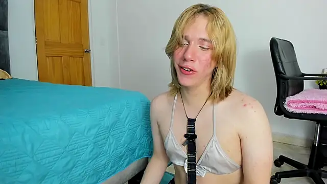 Snapshot of _Little_angel69 chatting on 01-02-25, 05:29 Little angel69 online show from 01-02-25, 05:29