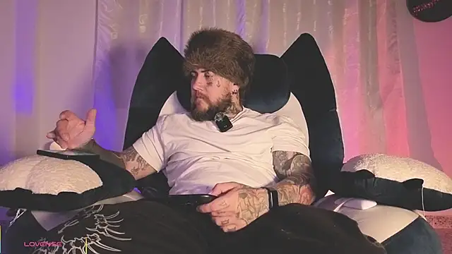 Ash gusbig online show from 04-11-26, 03:33