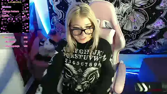 GamerCarrie online show from 01-02-25, 08:39