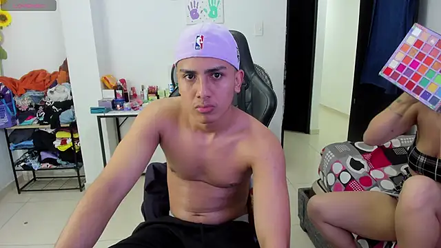 Snapshot of Max_kony chatting on 03-17-25, 12:30 Max kony online show from 03-17-25, 12:30