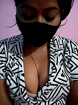 Snapshot of Samarya-78 chatting on 03-08-25, 11:07 Samarya-78 online show from 03-08-25, 11:07