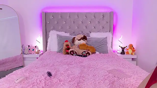 Snapshot of JuliaSUMMERS2022 chatting on 02-13-25, 10:11 JuliaSUMMERS2022 online show from 02-13-25, 10:11