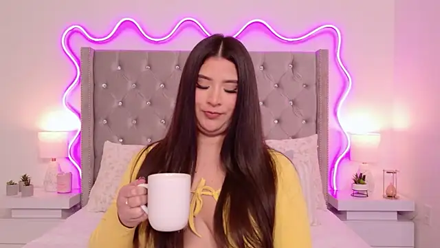 Snapshot of JuliaSUMMERS2022 chatting on 11-07-25, 02:00 JuliaSUMMERS2022 online show from 11-07-25, 02:00