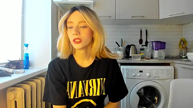  Alice Kitty online show from 01-04-25, 09:43