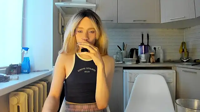  Alice Kitty online show from 01-05-25, 08:22