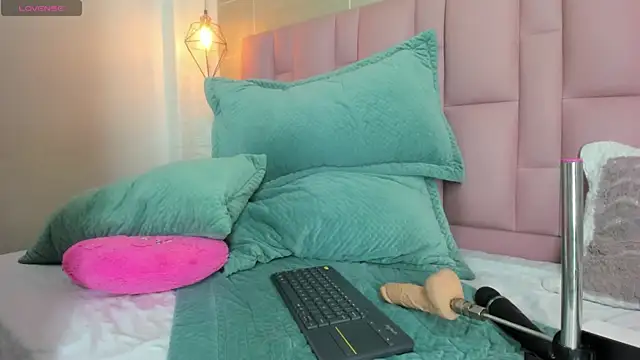 Abbyadams online show from 03-09-25, 03:11