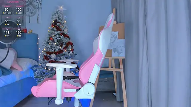 Snapshot of JennyWoody chatting on 12-15-24, 03:31 JennyWoody online show from 12-15-24, 03:31