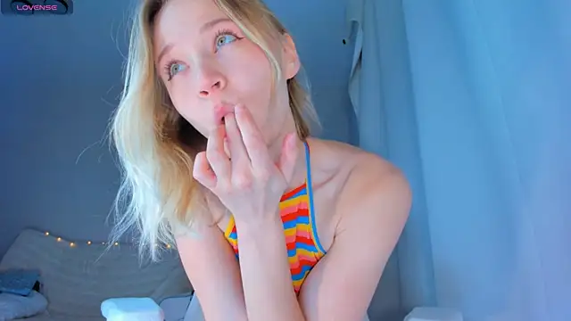 Snapshot of JennyWoody chatting on 11-23-25, 02:33 JennyWoody online show from 11-23-25, 02:33