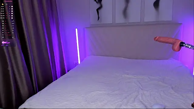 EmmaBarbs online show from 10-29-25, 09:05