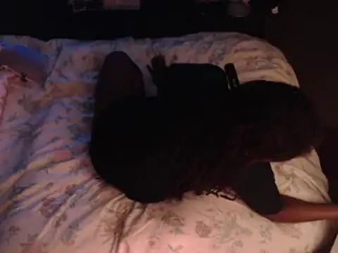 Snapshot of EbonyFetishQueen chatting on 02-14-25, 07:28 EbonyFetishQueen online show from 02-14-25, 07:28