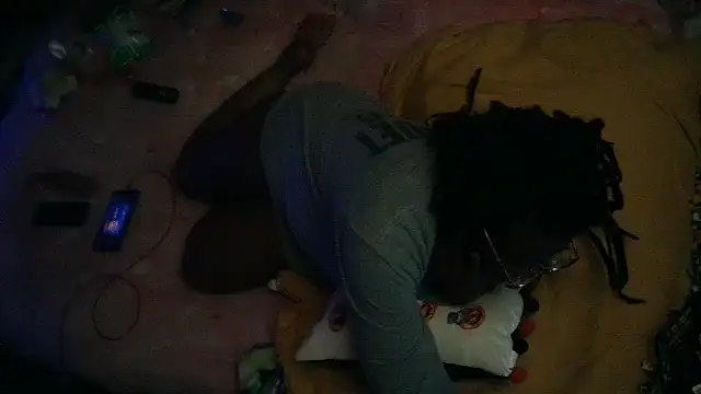 Snapshot of EbonyFetishQueen chatting on 10-29-25, 04:04 EbonyFetishQueen online show from 10-29-25, 04:04