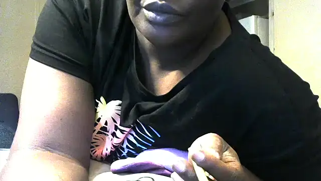 Snapshot of EbonyFetishQueen chatting on 11-07-25, 02:50 EbonyFetishQueen online show from 11-07-25, 02:50