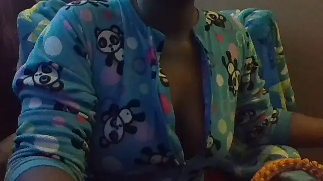 Snapshot of EbonyFetishQueen chatting on 01-12-26, 04:23 EbonyFetishQueen online show from 01-12-26, 04:23