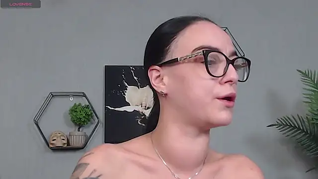 IzabelllNoir online show from 03-29-26, 06:02