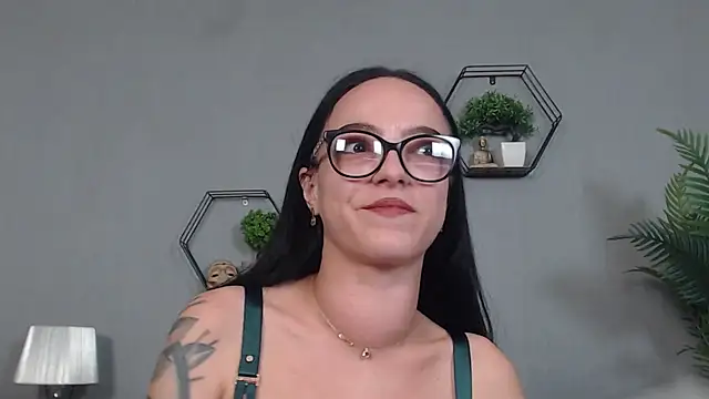 IzabelllNoir online show from 05-11-26, 02:45