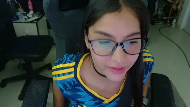 Snapshot of Lucy_Fer5 chatting on 07-03-26, 03:07 Lucy Fer5 online show from 07-03-26, 03:07