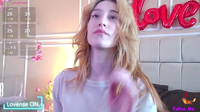 SerenaBennet online show from 03-08-25, 06:47