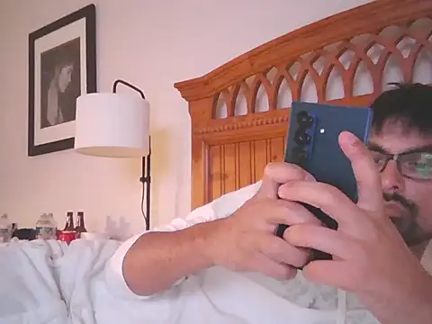 Snapshot of spence204011 chatting on 10-19-25, 01:28 spence204011 online show from 10-19-25, 01:28