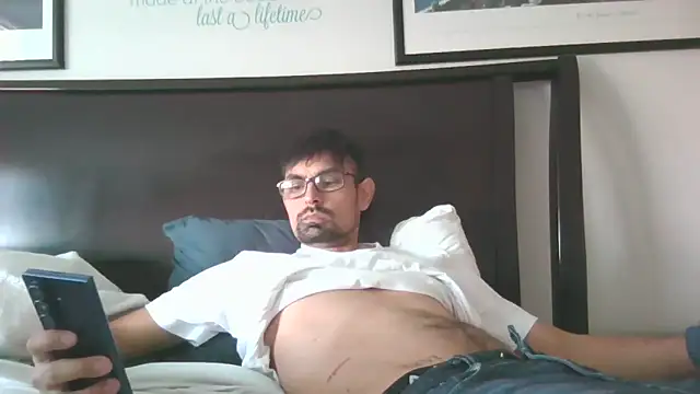 Snapshot of spence204011 chatting on 02-14-26, 05:21 spence204011 online show from 02-14-26, 05:21