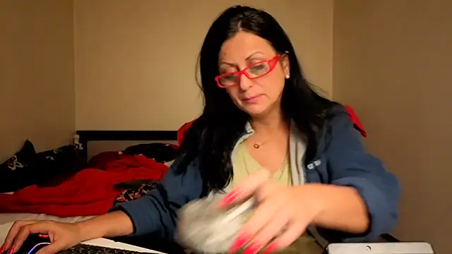 Snapshot of YourDreamLoverr chatting on 10-09-25, 11:14 YourDreamLoverr online show from 10-09-25, 11:14