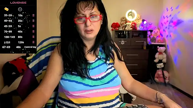 Snapshot of YourDreamLoverr chatting on 11-28-25, 12:24 YourDreamLoverr online show from 11-28-25, 12:24