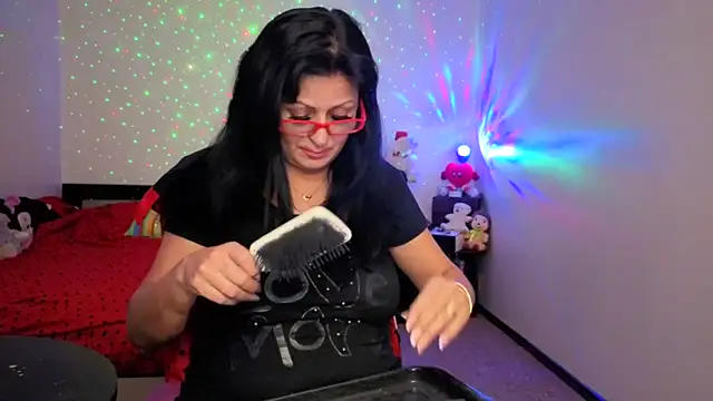 Snapshot of YourDreamLoverr chatting on 12-03-25, 11:47 YourDreamLoverr online show from 12-03-25, 11:47