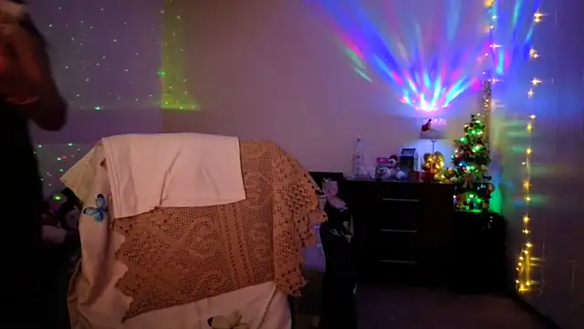 Snapshot of YourDreamLoverr chatting on 12-17-25, 12:27 YourDreamLoverr online show from 12-17-25, 12:27