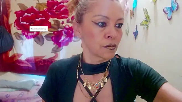 Snapshot of electra-mommy chatting on 10-23-25, 12:04 electra-mommy online show from 10-23-25, 12:04