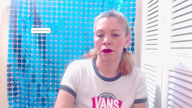 Snapshot of electra-mommy chatting on 11-23-25, 12:05 electra-mommy online show from 11-23-25, 12:05