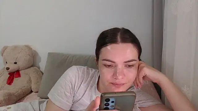 Snapshot of _JustmeHere_ chatting on 12-14-25, 09:58 JustmeHere online show from 12-14-25, 09:58