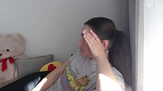 Snapshot of _JustmeHere_ chatting on 12-16-25, 10:31 JustmeHere online show from 12-16-25, 10:31