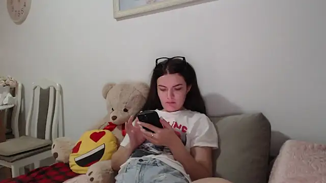 Snapshot of _JustmeHere_ chatting on 12-18-25, 07:53 JustmeHere online show from 12-18-25, 07:53