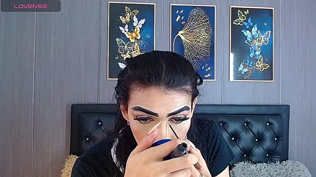 Snapshot of Evelynn_sex_ chatting on 02-14-25, 01:40 Evelynn sex online show from 02-14-25, 01:40