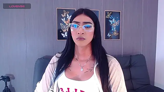 Snapshot of Evelynn_sex_ chatting on 11-20-25, 01:11 Evelynn sex online show from 11-20-25, 01:11