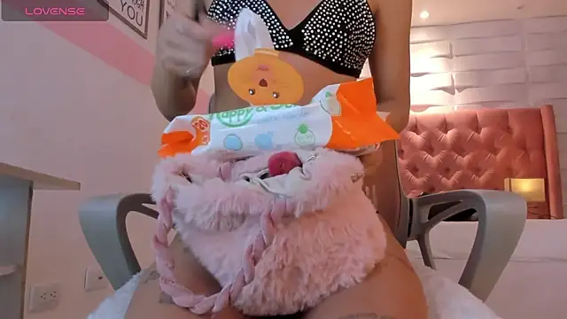 Snapshot of mhelissaw chatting on 02-06-25, 08:50 mhelissaw online show from 02-06-25, 08:50