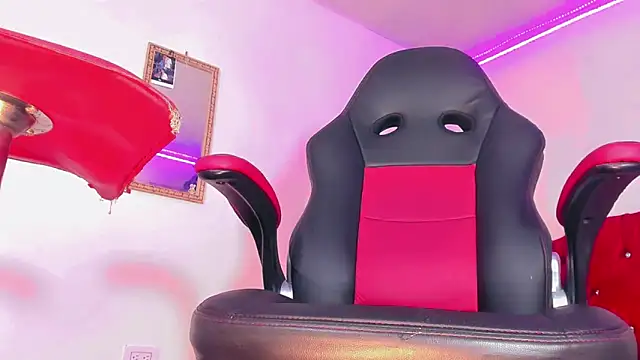 naomy  xx online show from 02-06-25, 10:32