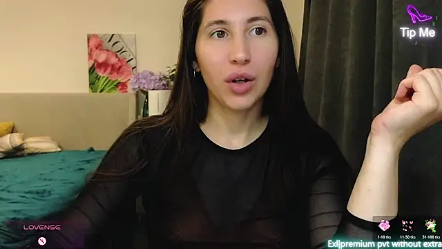 Snapshot of marrycolins chatting on 06-11-26, 02:33 marrycolins online show from 06-11-26, 02:33