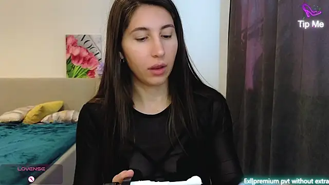 Snapshot of marrycolins chatting on 06-20-26, 02:36 marrycolins online show from 06-20-26, 02:36