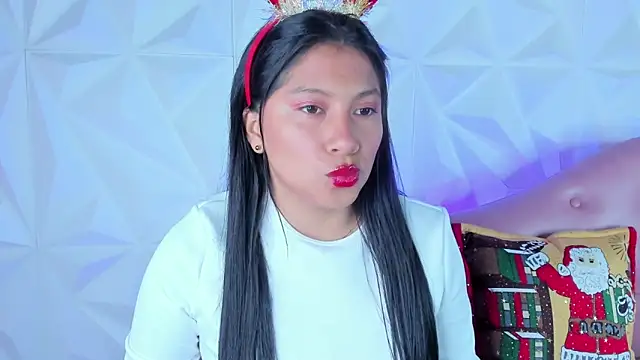 Snapshot of LinnaGardenia chatting on 12-11-24, 12:44 LinnaGardenia online show from 12-11-24, 12:44