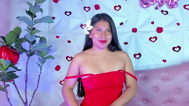 Snapshot of LinnaGardenia chatting on 02-14-25, 02:02 LinnaGardenia online show from 02-14-25, 02:02